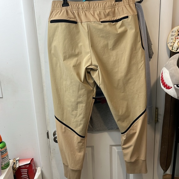 Under Armour stretch khaki pants size large - Picture 4 of 5